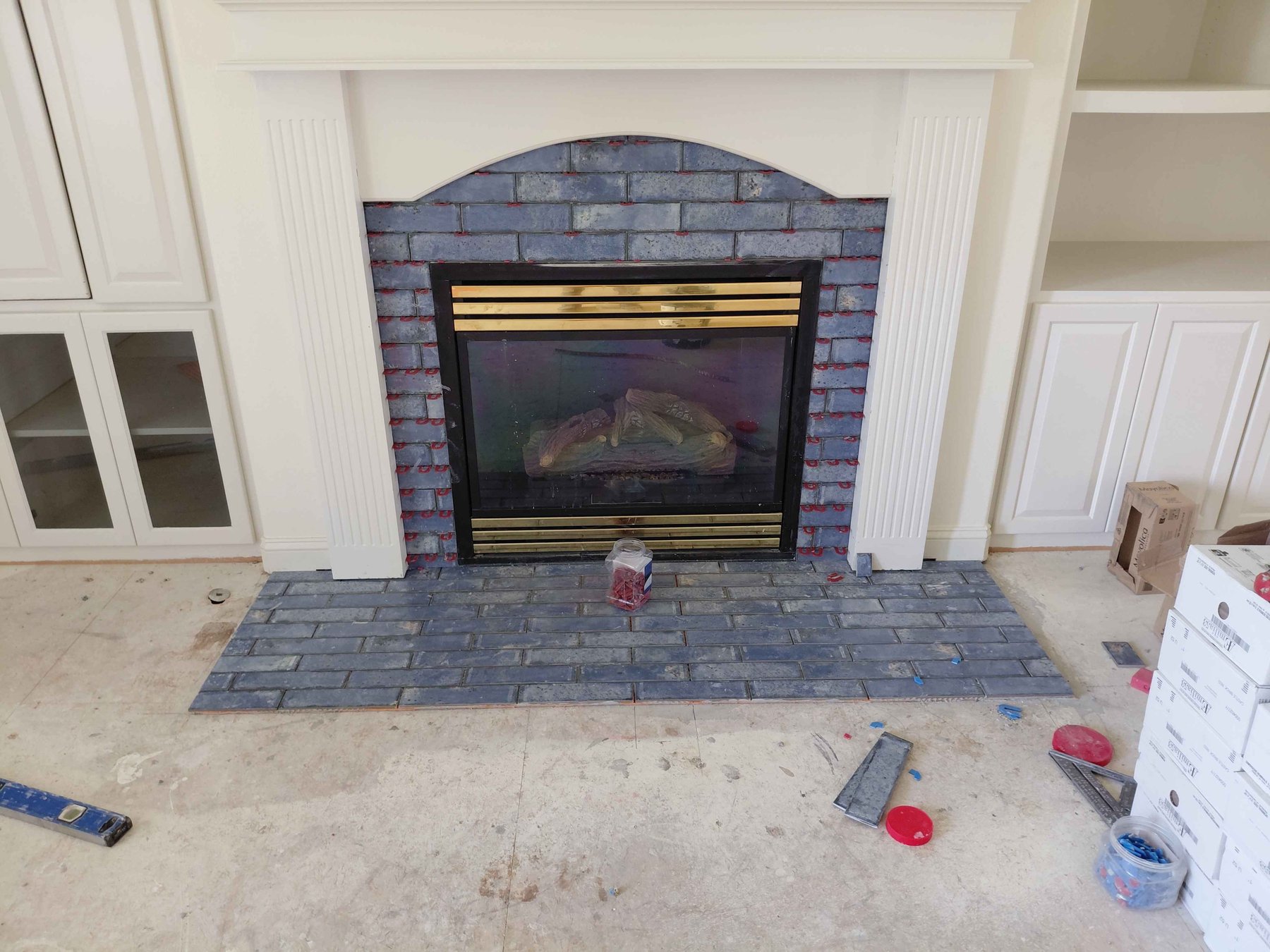 Brick-look fireplace surround, Meridian